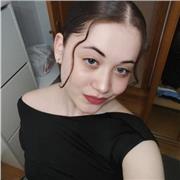 Profesora titulada en ballet, con experiencia bailando de más de 10 años.